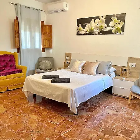 Habitación en casa particular , Adriana Jávea